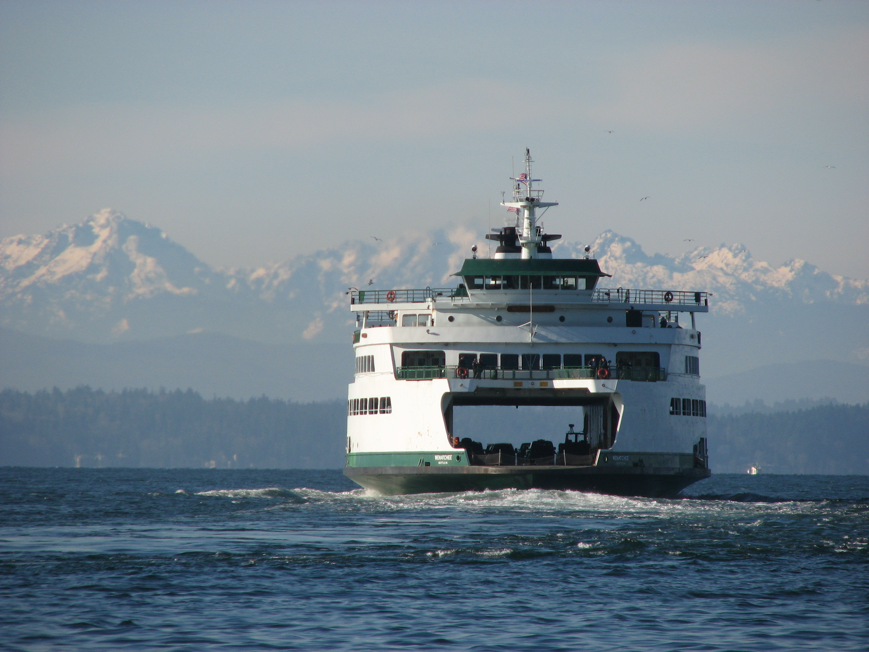 Washington State ferry with mountain backdrop